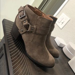 Women’s booties/shoes